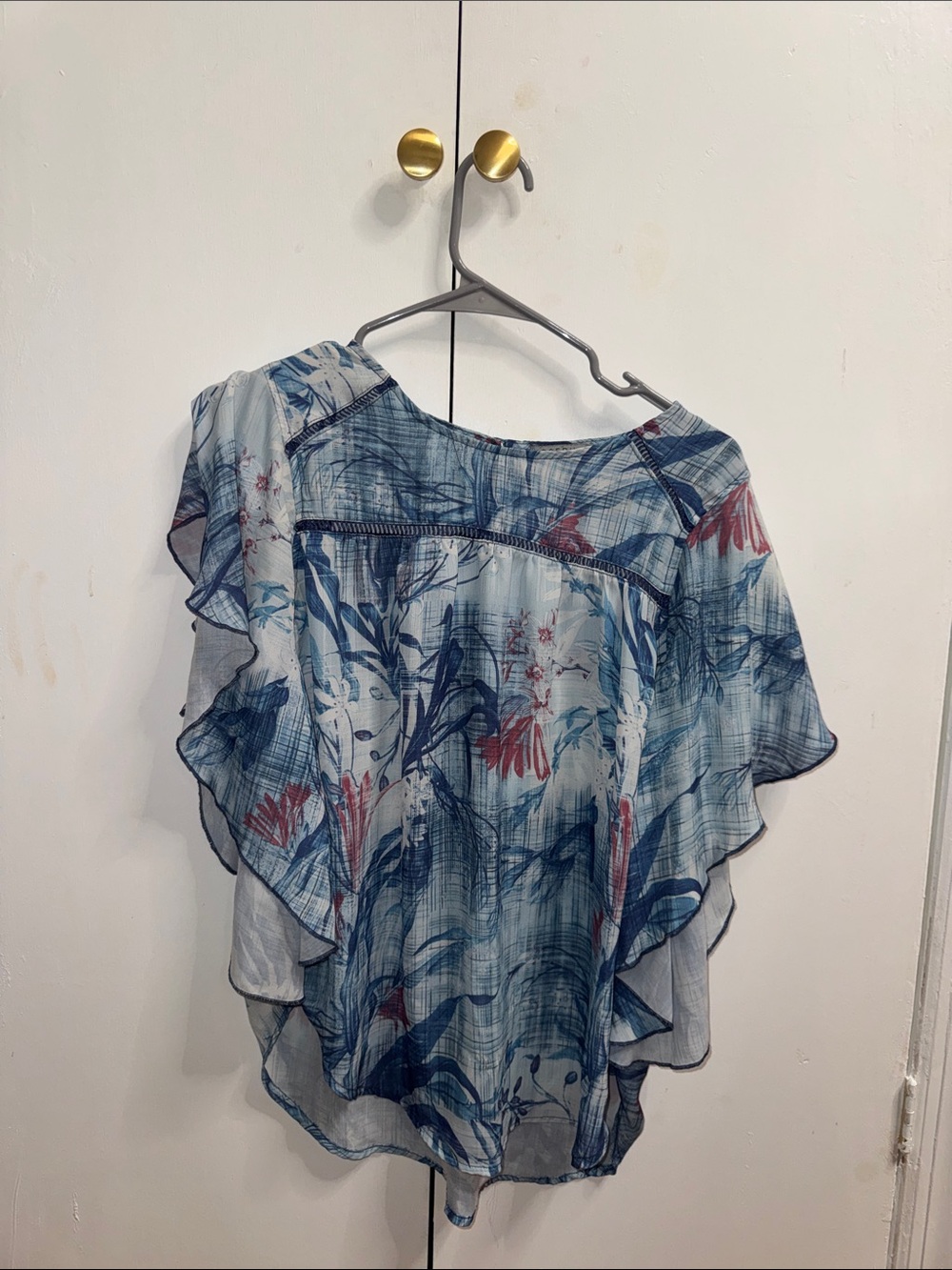 Women’s Blue Floral Flutter Sleeve Top